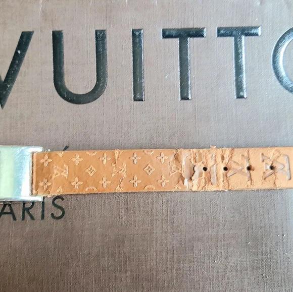 Vintage Louis Vuitton Paris Vintage Leather Wrist Watch 20m - Picture 5 of 9